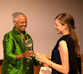 Ann Fudge (Novartis) presenting post graduate student Theresa Maier with an award at a recent event. Photo credit: Novartis 