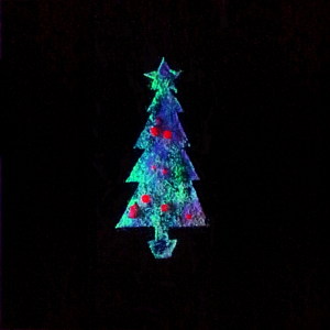 An Ink-jet printed superhydrophobic nanoparticle Christmas tree decorated with quantum dot based sensors