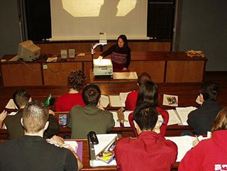Silvana Cardoso giving fluid mechanics lecture in 2000