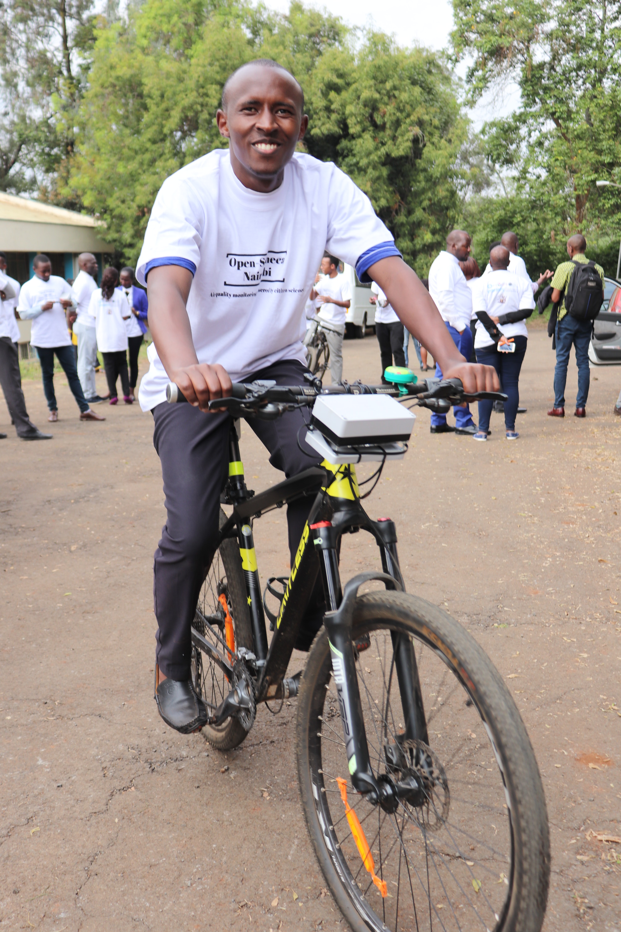 Volunteer cyclist in Nairobi
